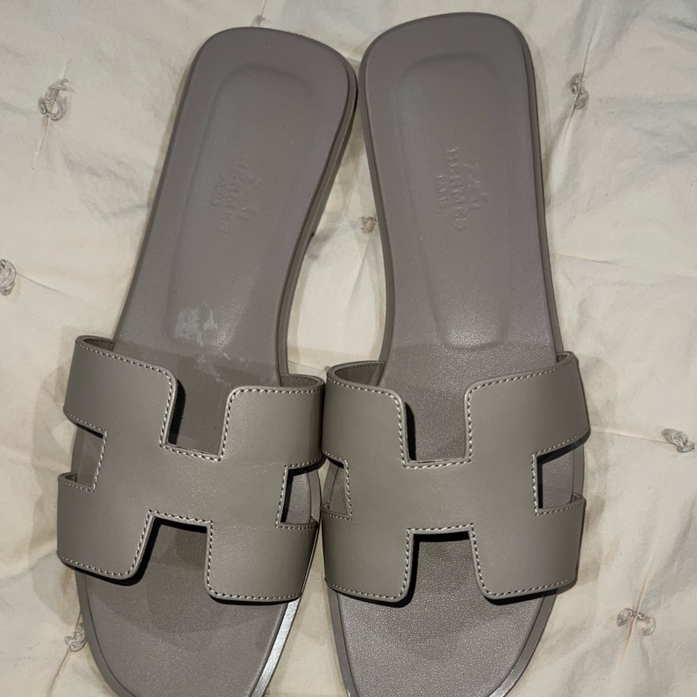 Hermes beige mastic oran sandals 39.5 new full set